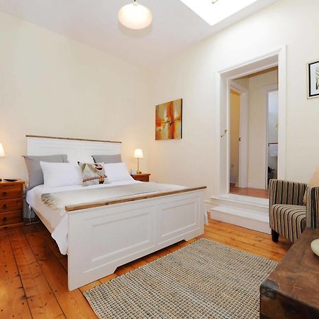 Spencer Suites Όλμπανι Εξωτερικό φωτογραφία