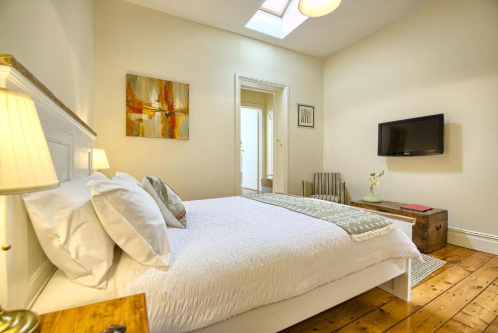 Spencer Suites Όλμπανι Εξωτερικό φωτογραφία
