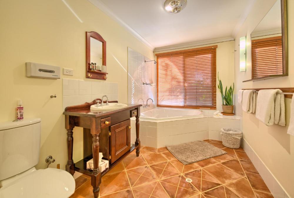 Spencer Suites Όλμπανι Εξωτερικό φωτογραφία