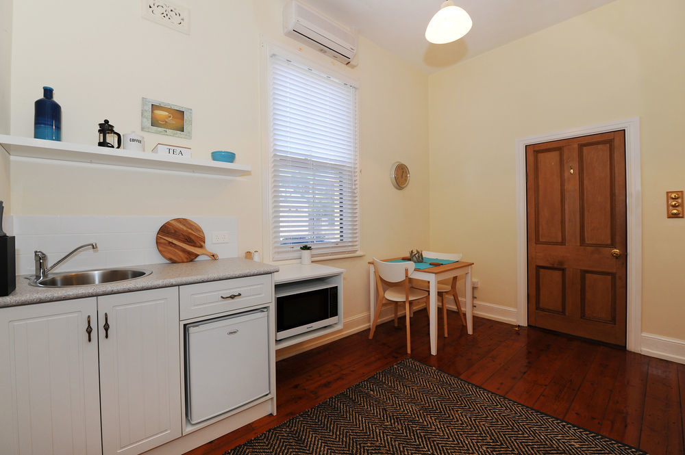 Spencer Suites Όλμπανι Εξωτερικό φωτογραφία