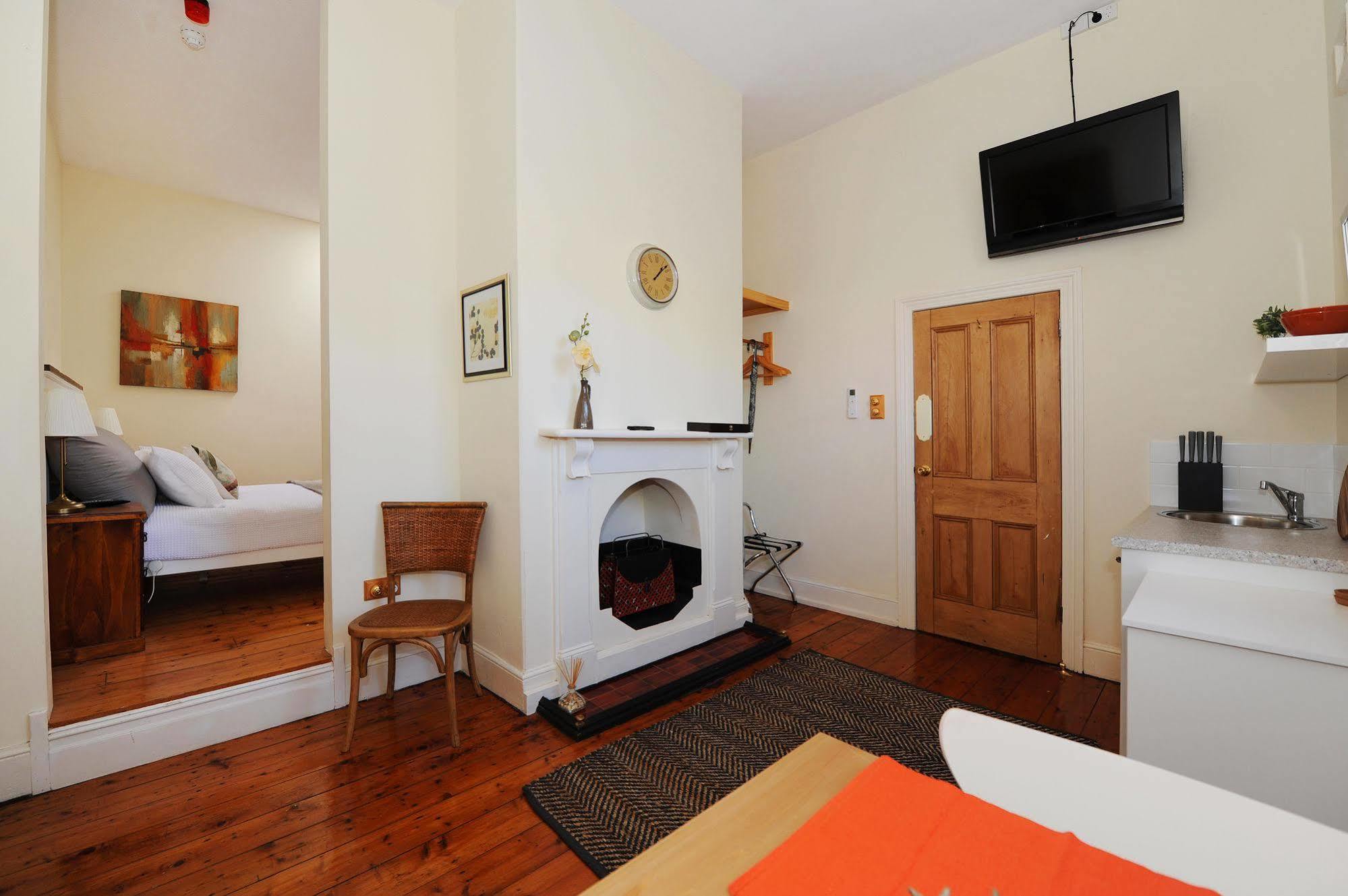 Spencer Suites Όλμπανι Εξωτερικό φωτογραφία