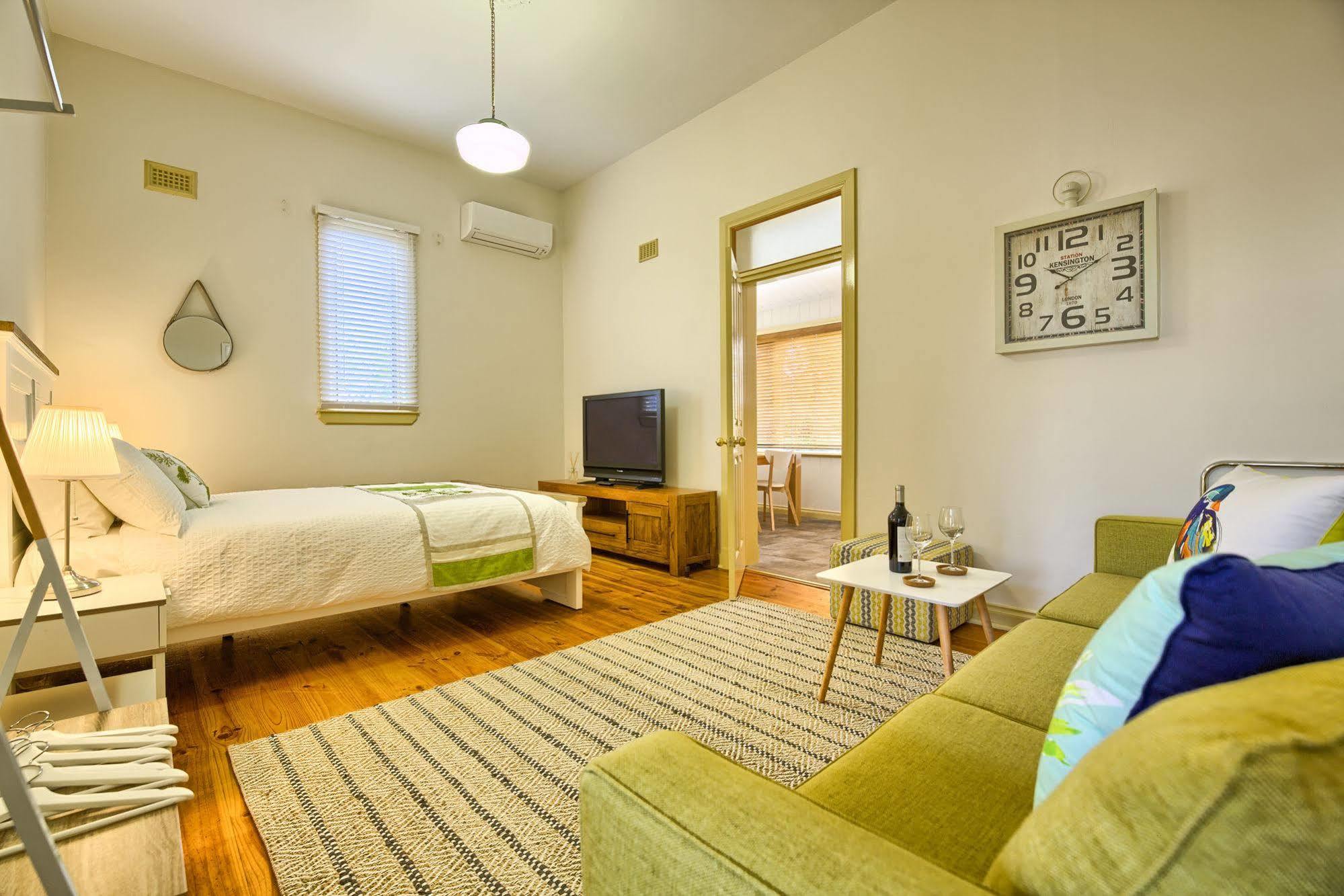 Spencer Suites Όλμπανι Εξωτερικό φωτογραφία